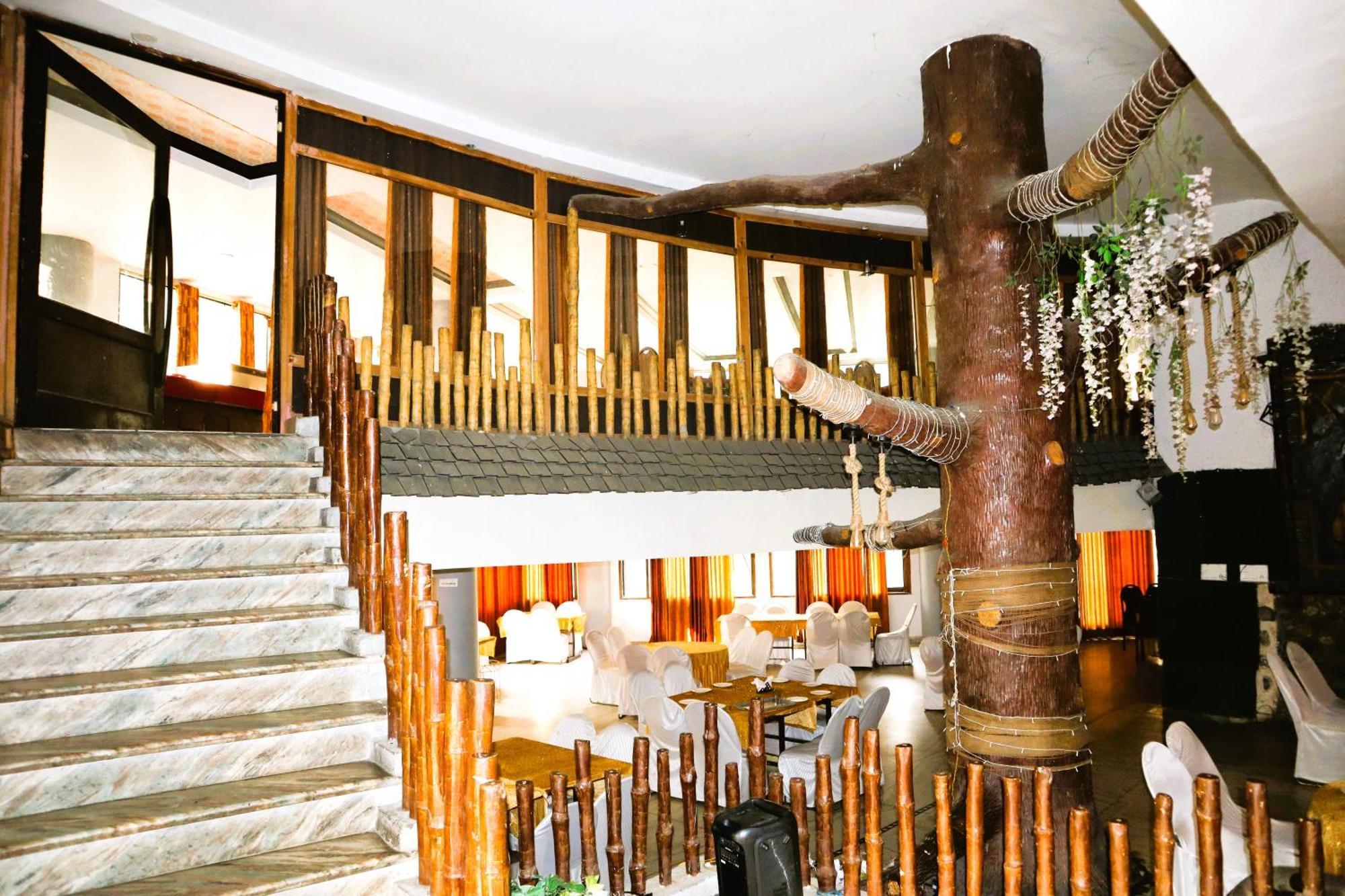 Hotel River Bank Манді Екстер'єр фото